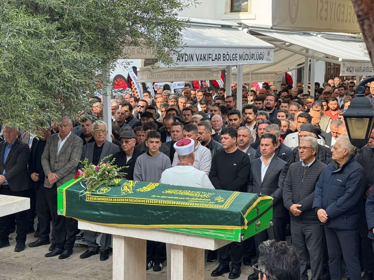 Muğla’da Siyaseti Buluşturan Cenaze... CHP Muğla İl Başkanı Nail Kızıl’ın Babası Dualarla Son Yolculuğuna Uğurlandı 3